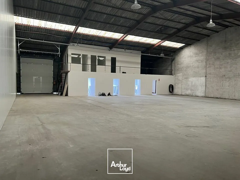 Locaux d'activité & Entrepôts - Location - CHAMBRAY LES TOURS - 37170 - 550-550 - 7667808