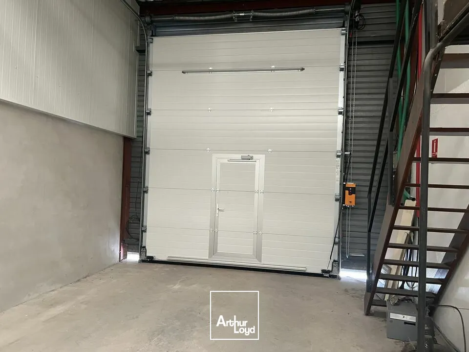 Locaux d'activité & Entrepôts - Location - CHAMBRAY LES TOURS - 37170 - 550-550 - 7667809