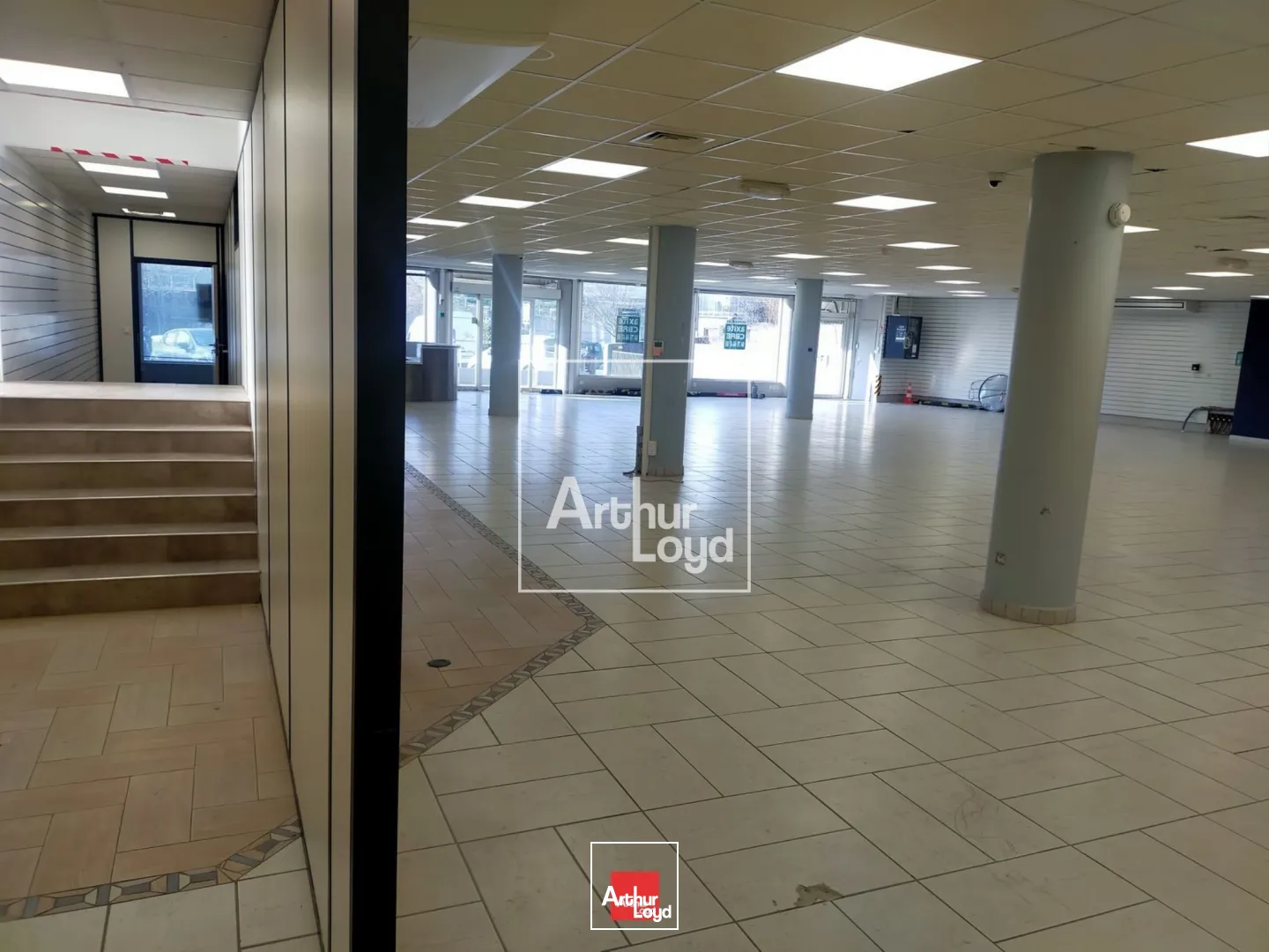 Locaux commerciaux - Vente - SAINT MARTIN LE VINOUX - 38950 - 553.7-553.7 - 7668053