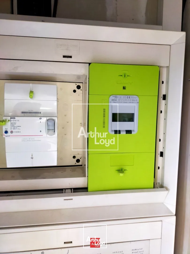 Locaux commerciaux - Vente - SAINT MARTIN LE VINOUX - 38950 - 553.7-553.7 - 7668061