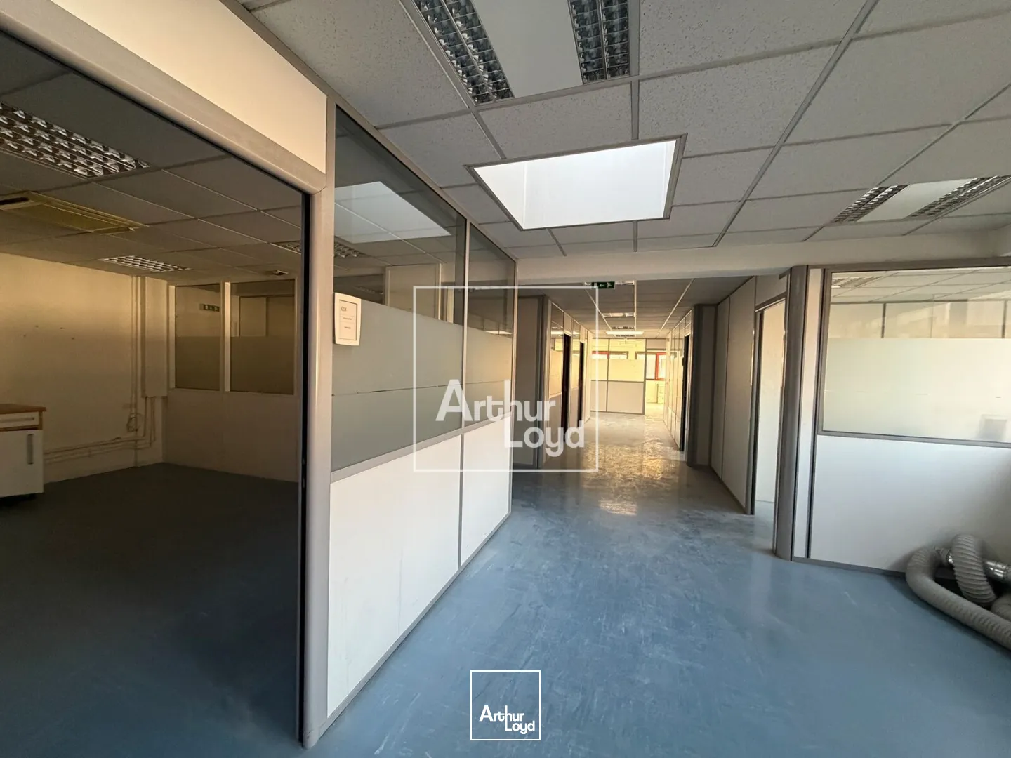 Bureaux - Vente - LA TRONCHE - 38700 - 456-456 - 7668095