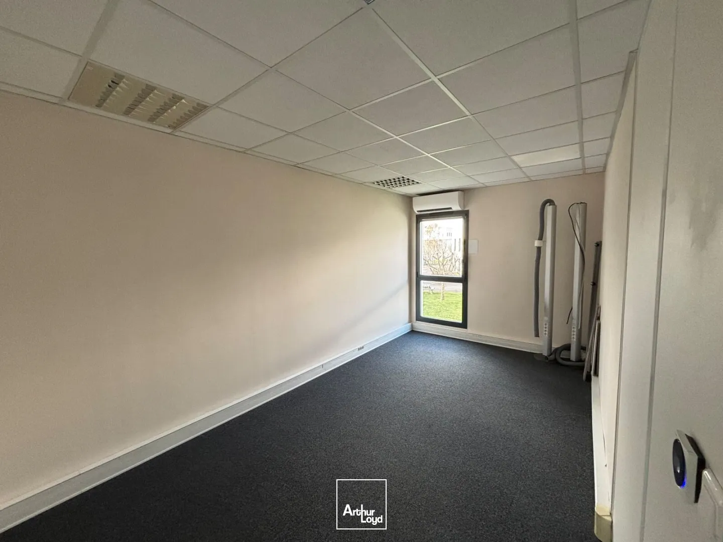 Bureaux - Location - LA CHAPELLE SUR ERDRE - 44240 - 70-1074 - 7668376