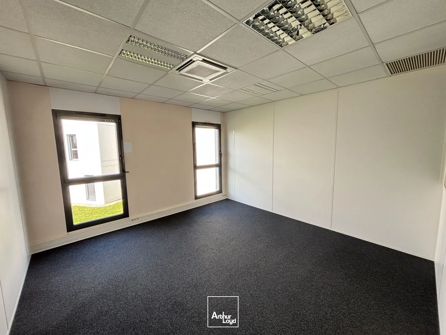 Bureaux - Location - LA CHAPELLE SUR ERDRE - 44240 - 70-1074 - 7668377