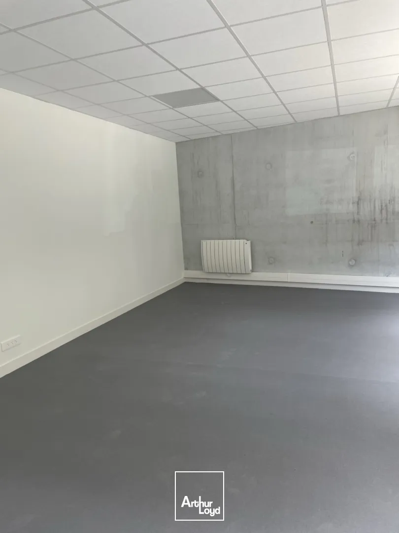 Locaux d'activité & Entrepôts - Location - NANTES - 44300 - 246.05-246.05 - 7668410