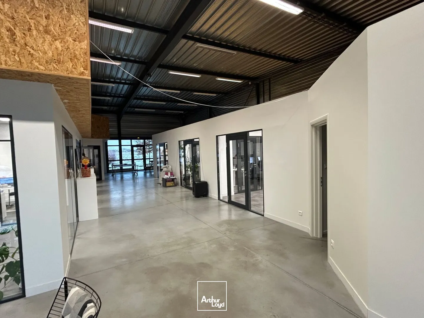 Locaux d'activité & Entrepôts - Location - PONT A MARCQ - 59710 - 245-245 - 7668509