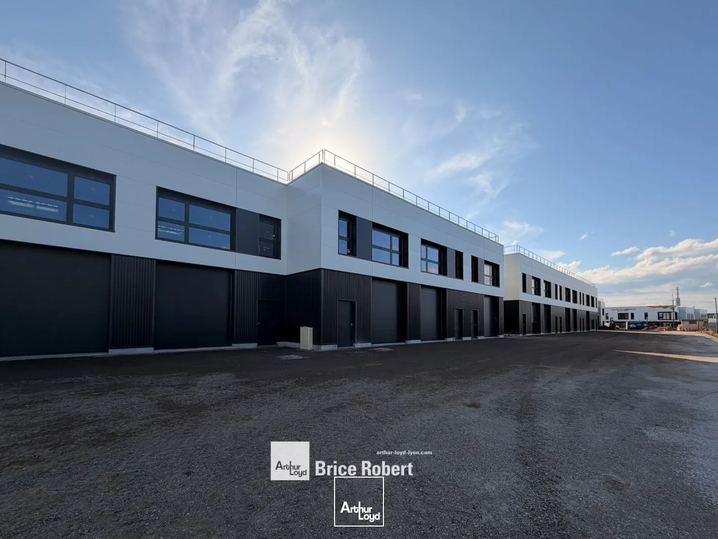 Locaux d'activité & Entrepôts - Location - DECINES CHARPIEU - 69150 - 143-2217 - 7668695