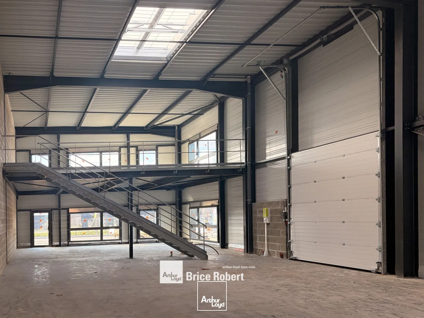 Locaux d'activité & Entrepôts - Location - DECINES CHARPIEU - 69150 - 143-2217 - 7668700