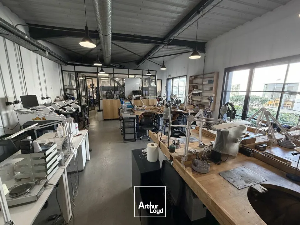 Locaux d'activité & Entrepôts - Location - BOURG-LÈS-VALENCE - 26500 - 400-400 - 7668822