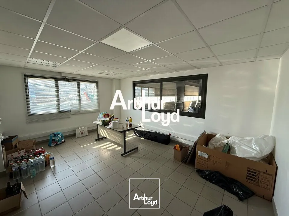 Locaux d'activité & Entrepôts - Location - FRÉJUS - 83600 - 280-280 - 7668848