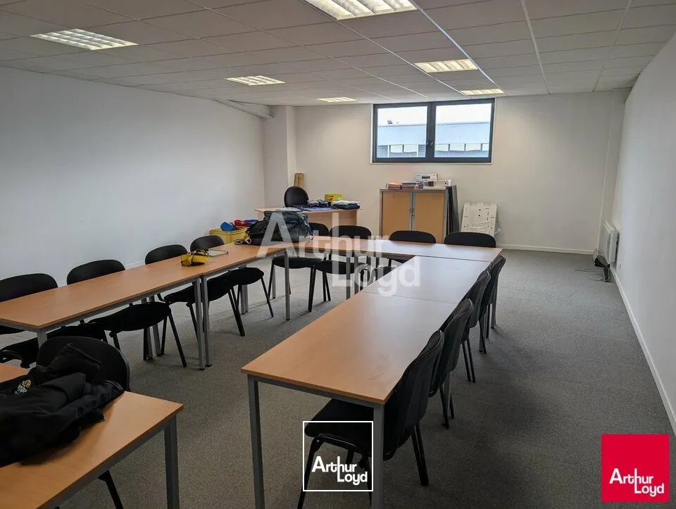 Locaux d'activité & Entrepôts - Location - CHARTRES-DE-BRETAGNE - 35131 - 260-260 - 7668915