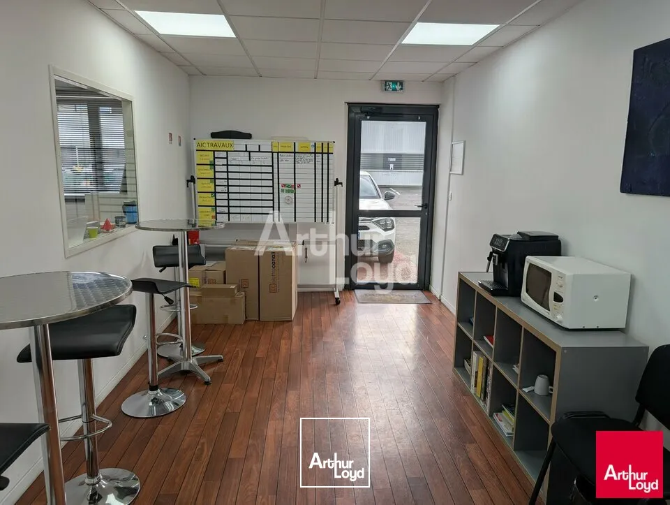 Locaux d'activité & Entrepôts - Location - CHARTRES-DE-BRETAGNE - 35131 - 260-260 - 7668912