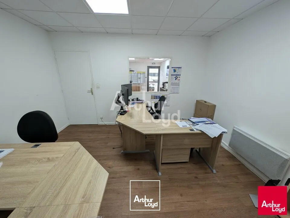 Locaux d'activité & Entrepôts - Location - CHARTRES-DE-BRETAGNE - 35131 - 260-260 - 7668914