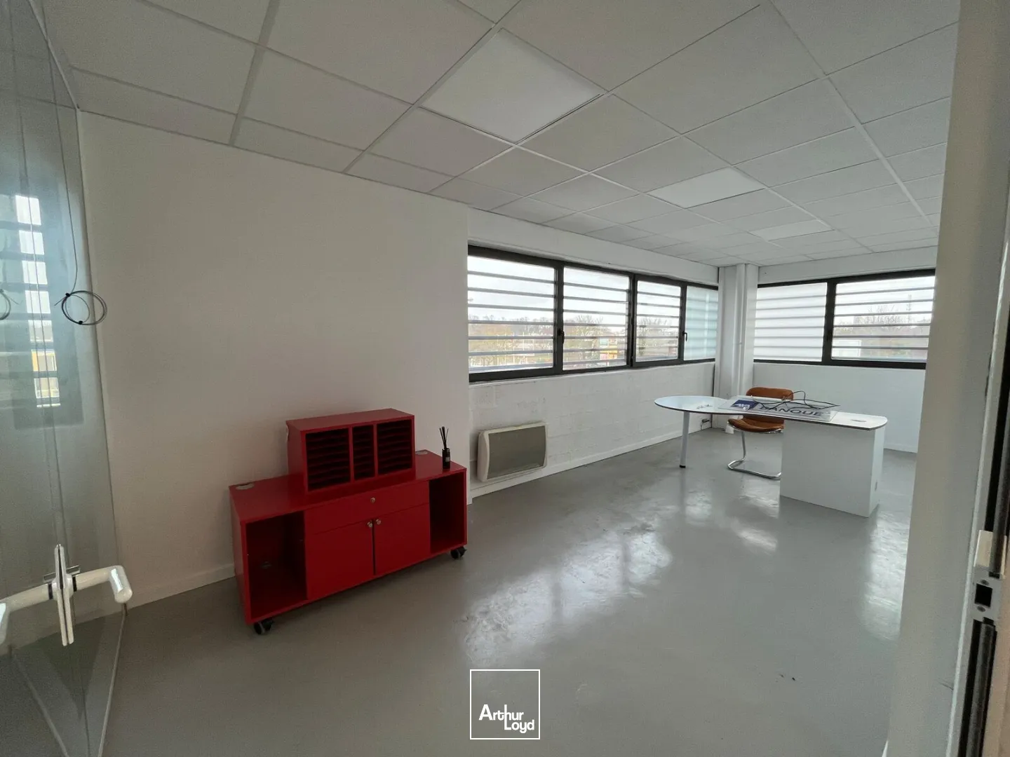 Bureaux - Location - SAINT MAXIMIN - 60740 - 81.98-187.28 - 7669003