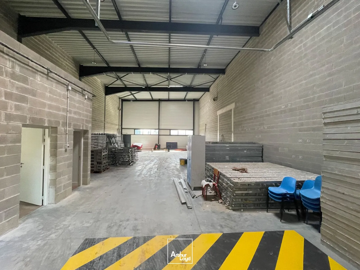 Locaux d'activité & Entrepôts - Location - BEAUVAIS - 60000 - 300-1200 - 7669011