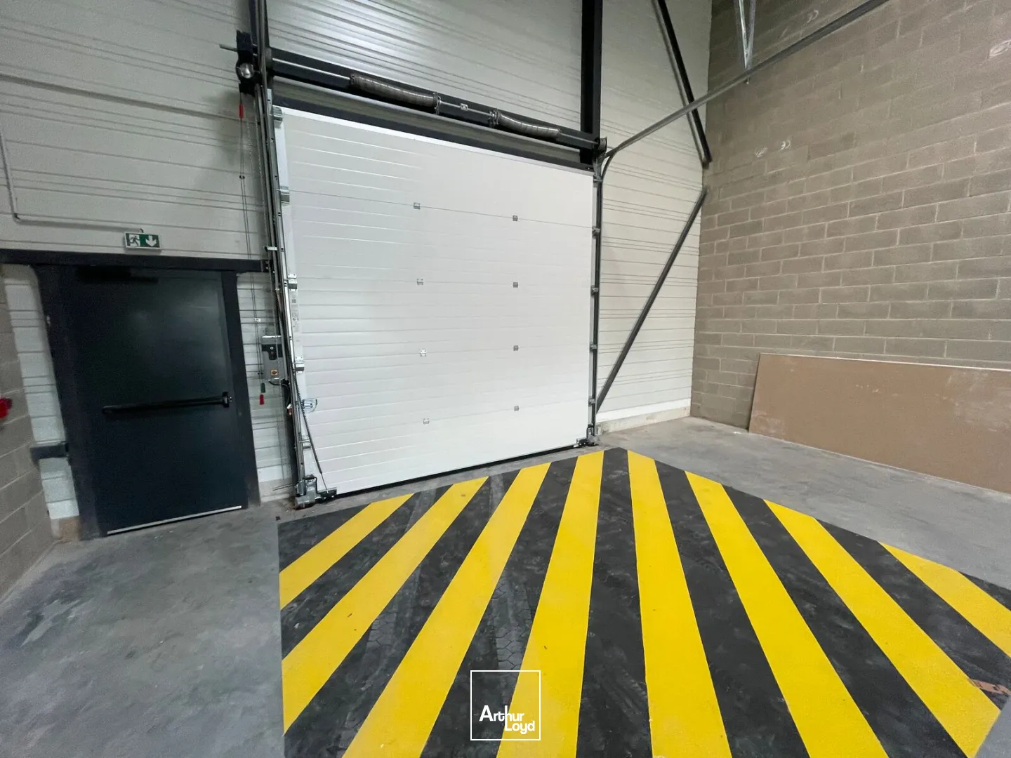 Locaux d'activité & Entrepôts - Location - BEAUVAIS - 60000 - 300-1200 - 7669008