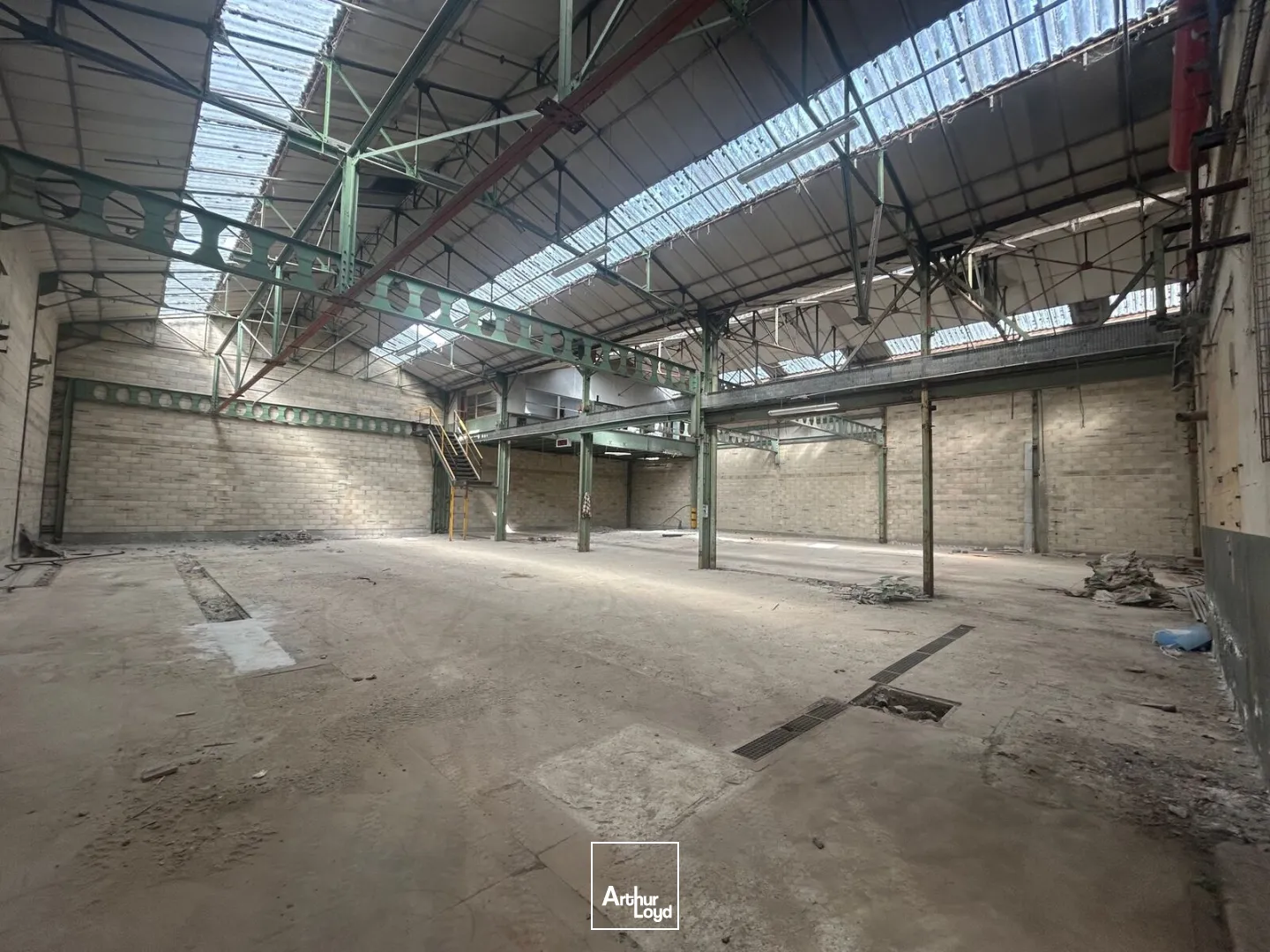 Locaux d'activité & Entrepôts - Vente - SAINT QUENTIN - 02100 - 965-965 - 7669016