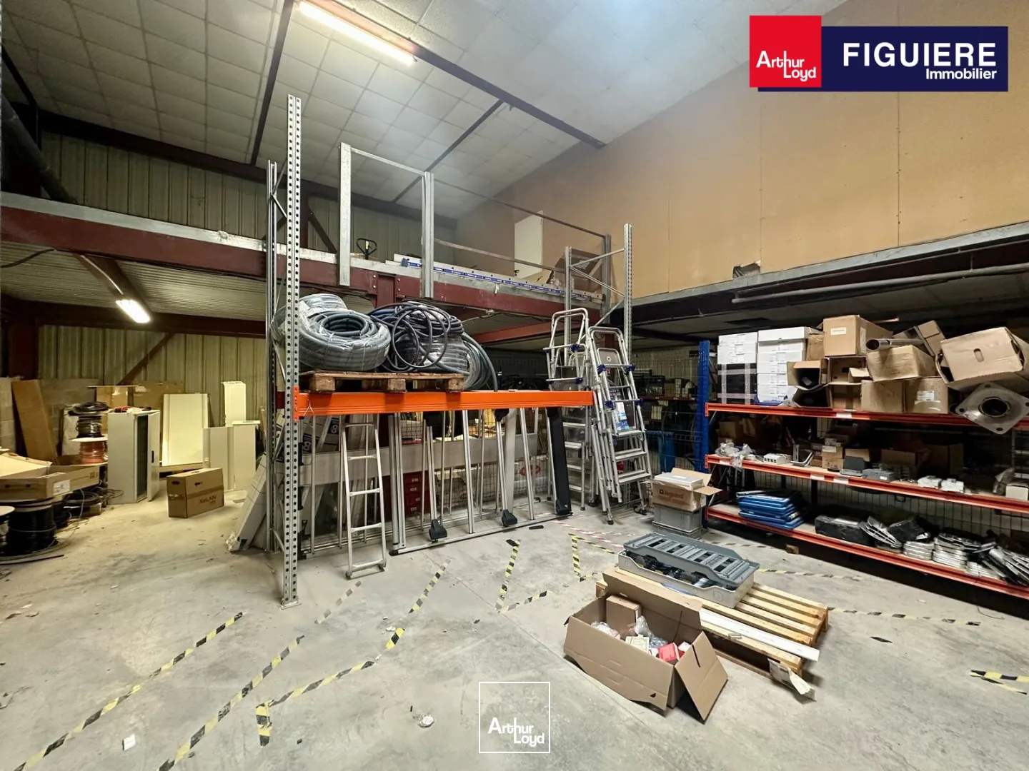 Locaux d'activité & Entrepôts - Location - SAINT VICTORET - 13730 - 590-590 - 7669042