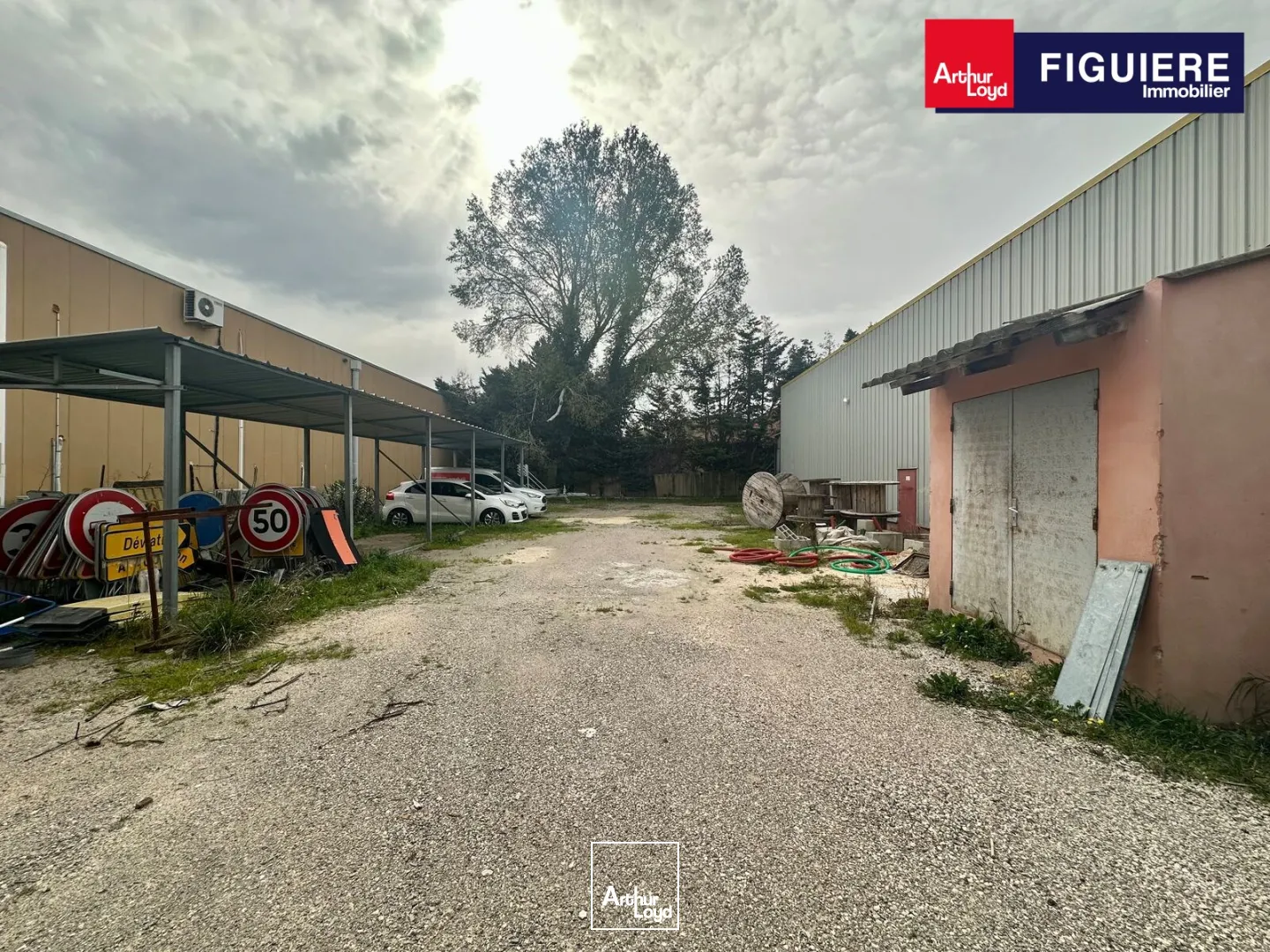 Locaux d'activité & Entrepôts - Location - SAINT VICTORET - 13730 - 590-590 - 7669053