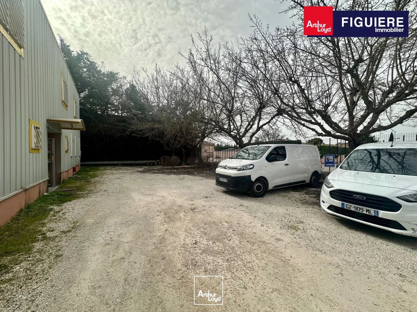 Locaux d'activité & Entrepôts - Location - SAINT VICTORET - 13730 - 590-590 - 7669051