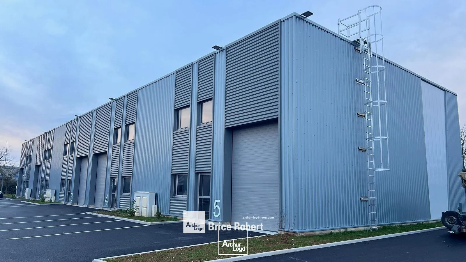 Locaux d'activité & Entrepôts - Vente - SAINT VULBAS - 01150 - 184.38-184.38 - 7669648