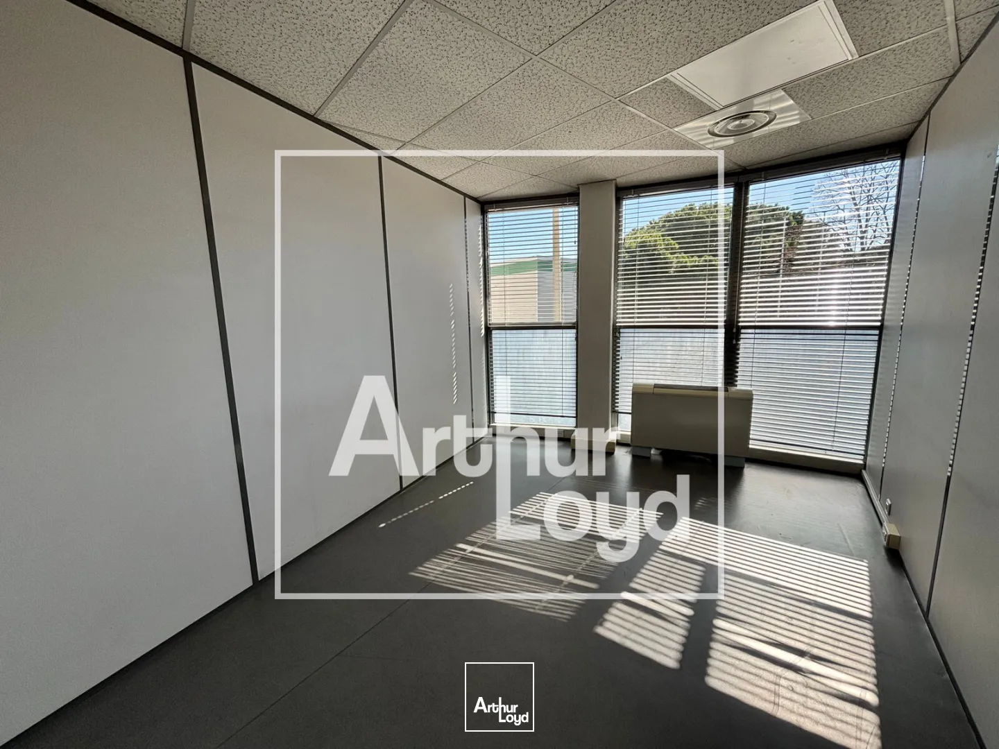 Bureaux - Location - NIMES - 30900 - 141-141 - 7669958