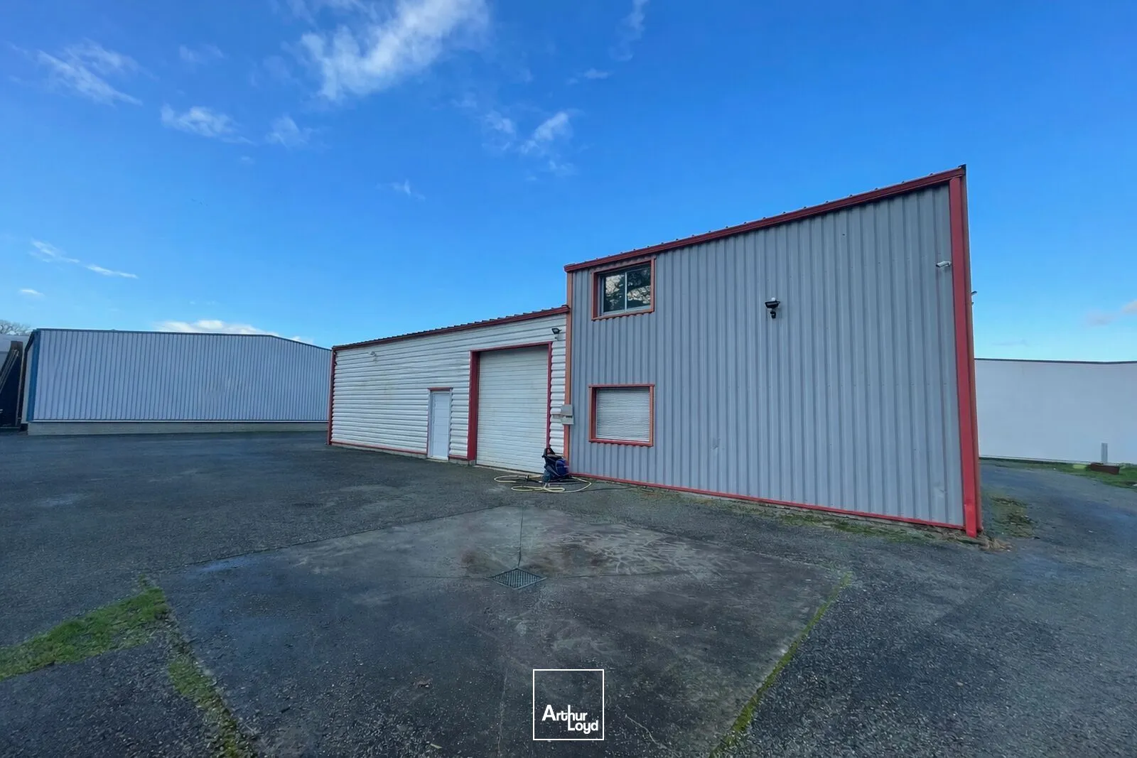 Locaux d'activité & Entrepôts - Vente - HERIC - 44810 - 210-210 - 7670091