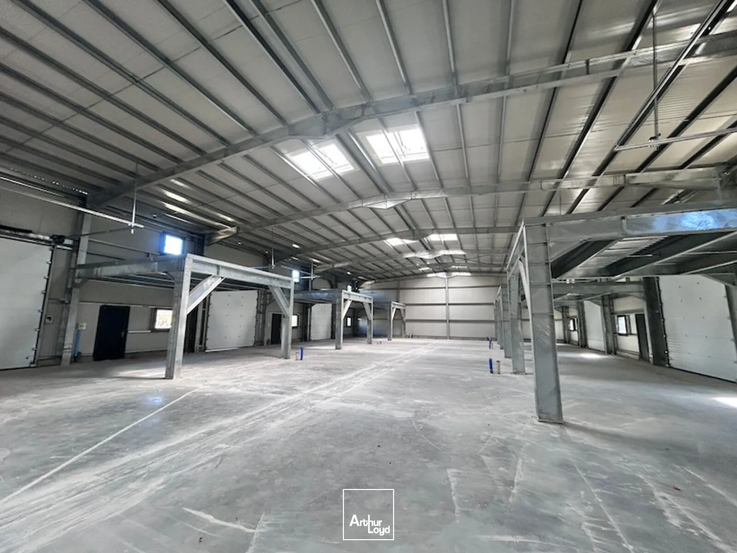 Locaux d'activité & Entrepôts - Location - PERONNAS - 01960 - 129-1040 - 7670143