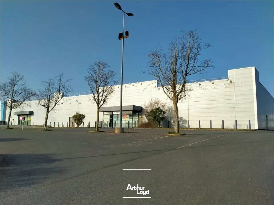 Locaux commerciaux - Location - CHASSENEUIL DU POITOU - 86360 - 1950-1950 - 7670637