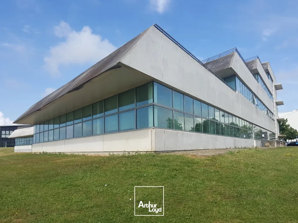 Bureaux - Location - CHASSENEUIL DU POITOU - 86360 - 30-30 - 7670647