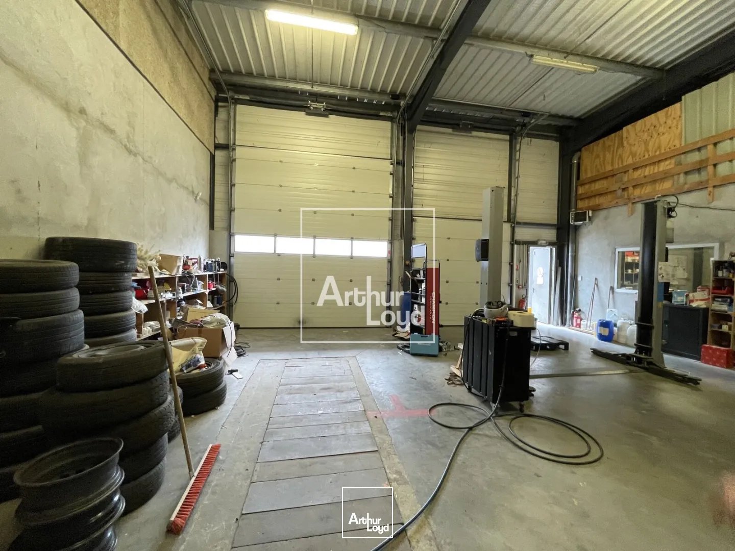 Locaux d'activité & Entrepôts - Vente - SAINT QUENTIN SUR ISERE - 38210 - 1555-1555 - 7670823