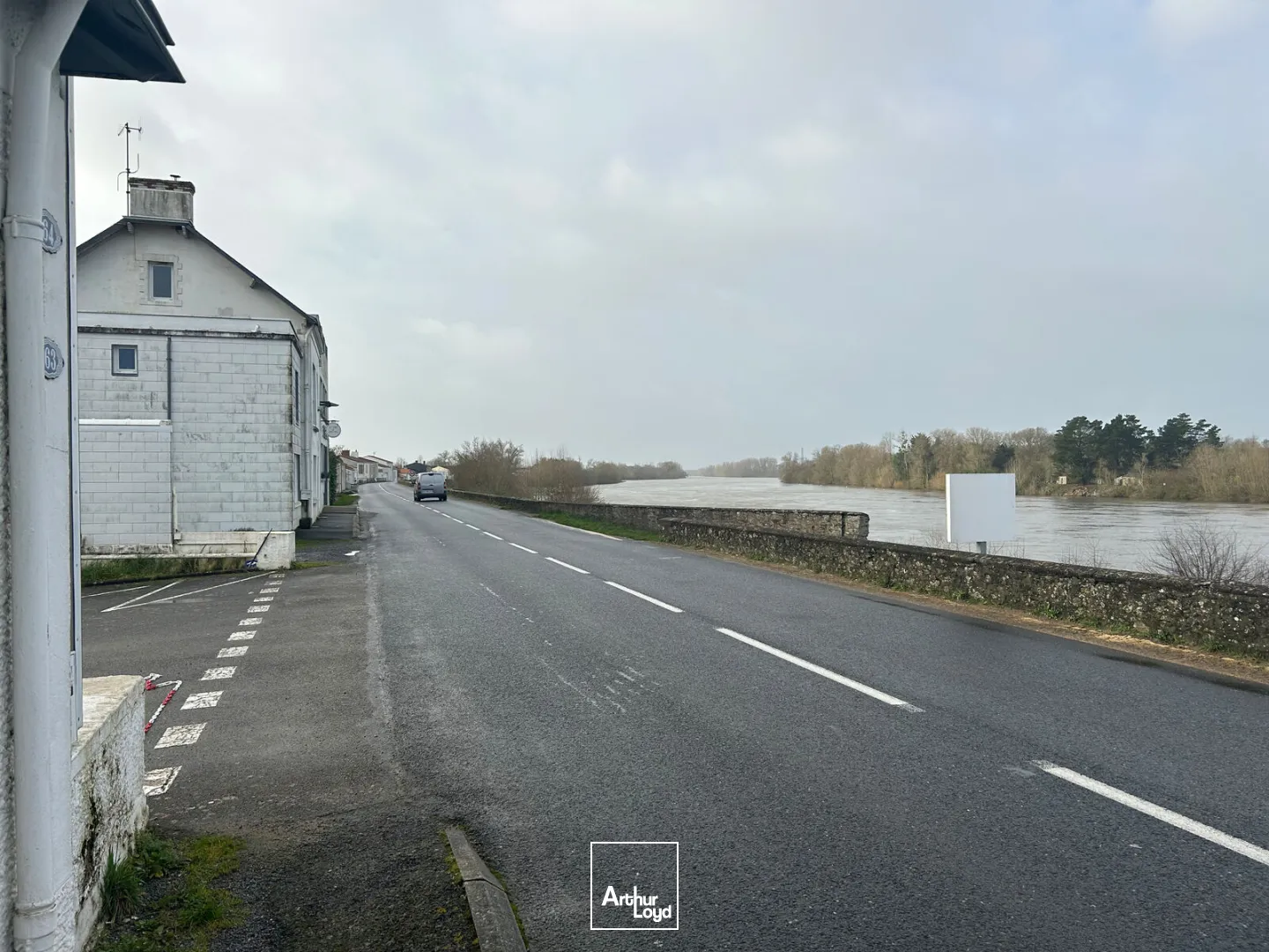 Locaux commerciaux - Location - DIVATTE SUR LOIRE - 44450 - 240-592 - 7670992