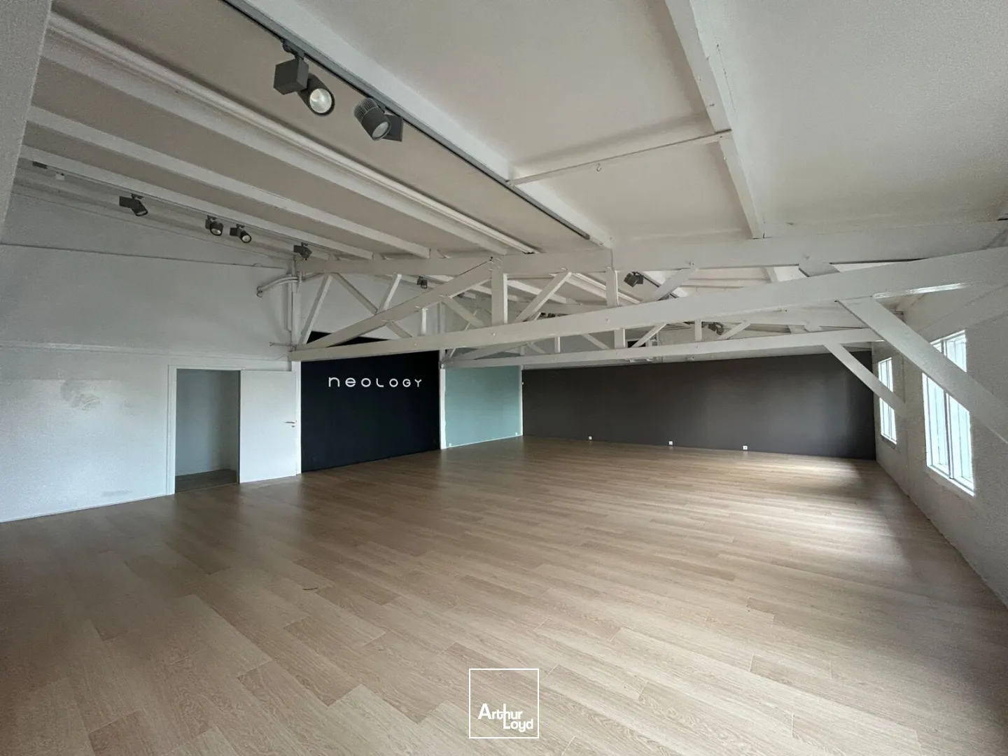 Locaux commerciaux - Location - DIVATTE SUR LOIRE - 44450 - 240-592 - 7670974