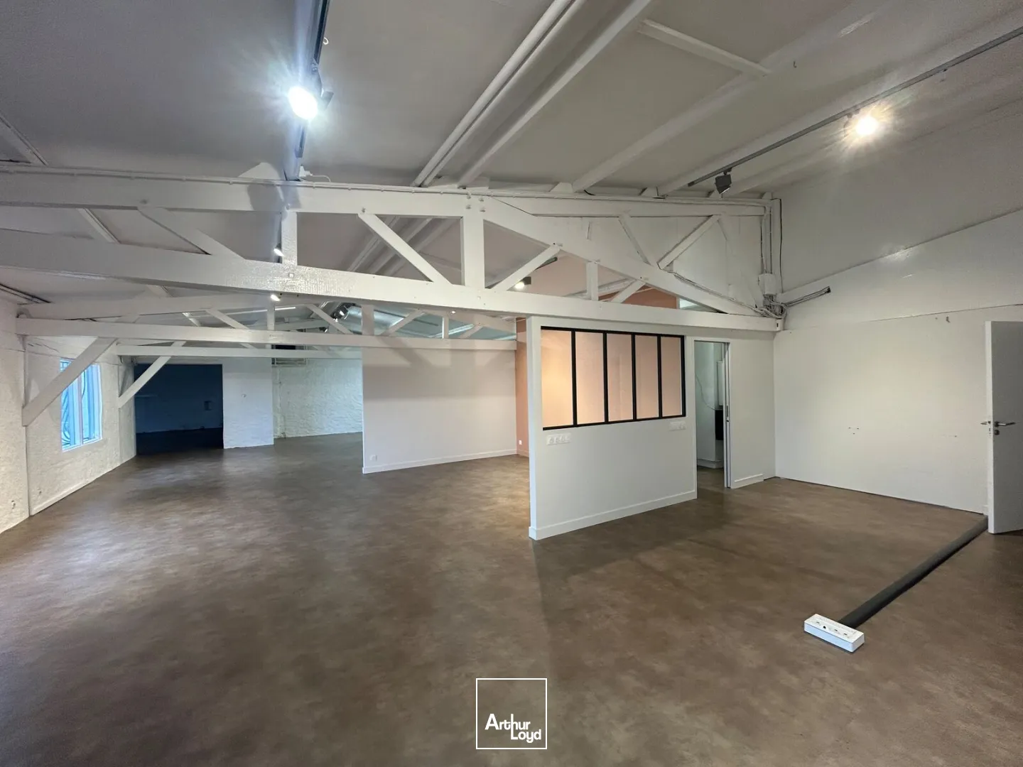 Locaux commerciaux - Location - DIVATTE SUR LOIRE - 44450 - 240-592 - 7670977