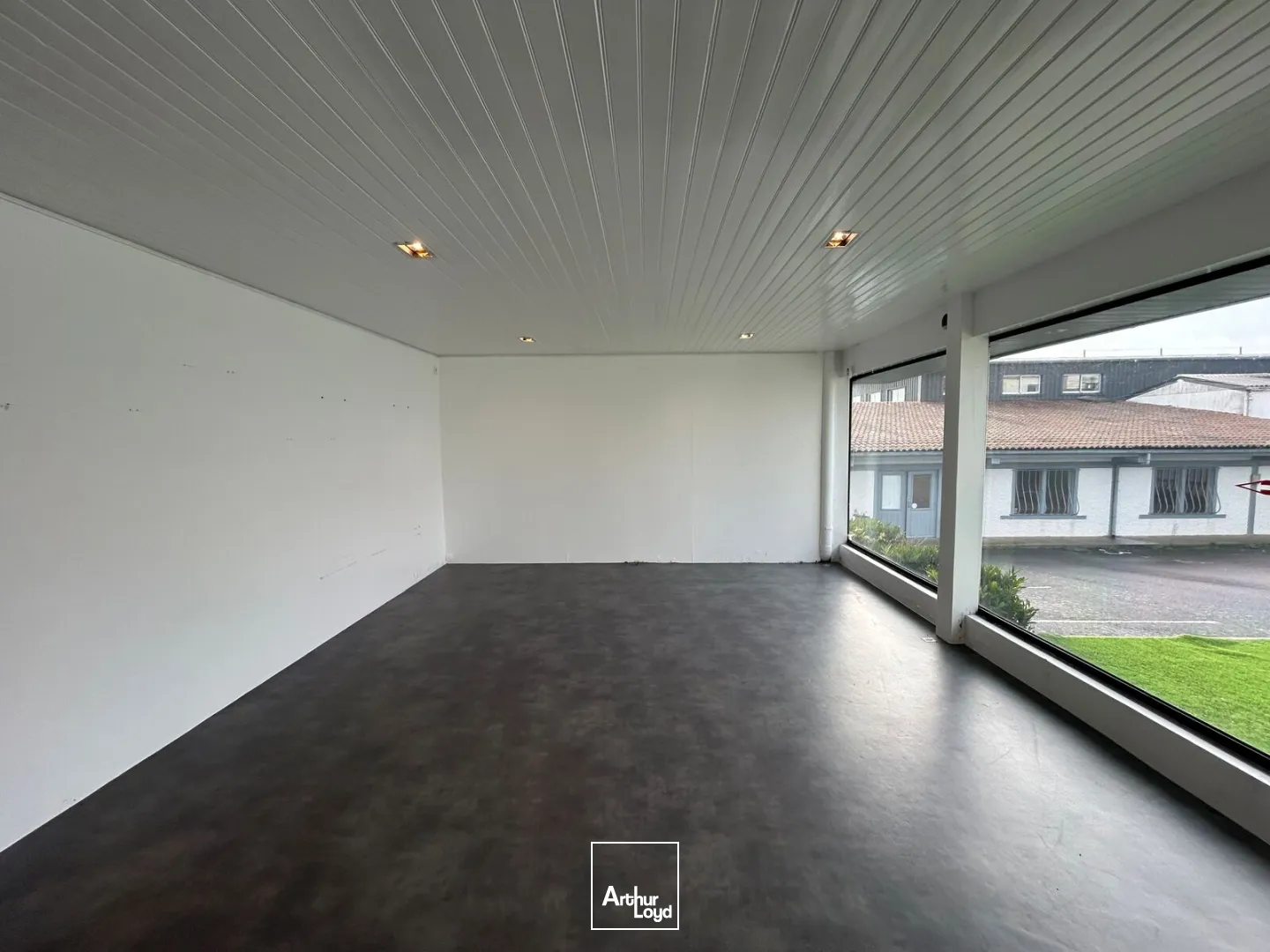 Locaux commerciaux - Location - DIVATTE SUR LOIRE - 44450 - 240-592 - 7670986