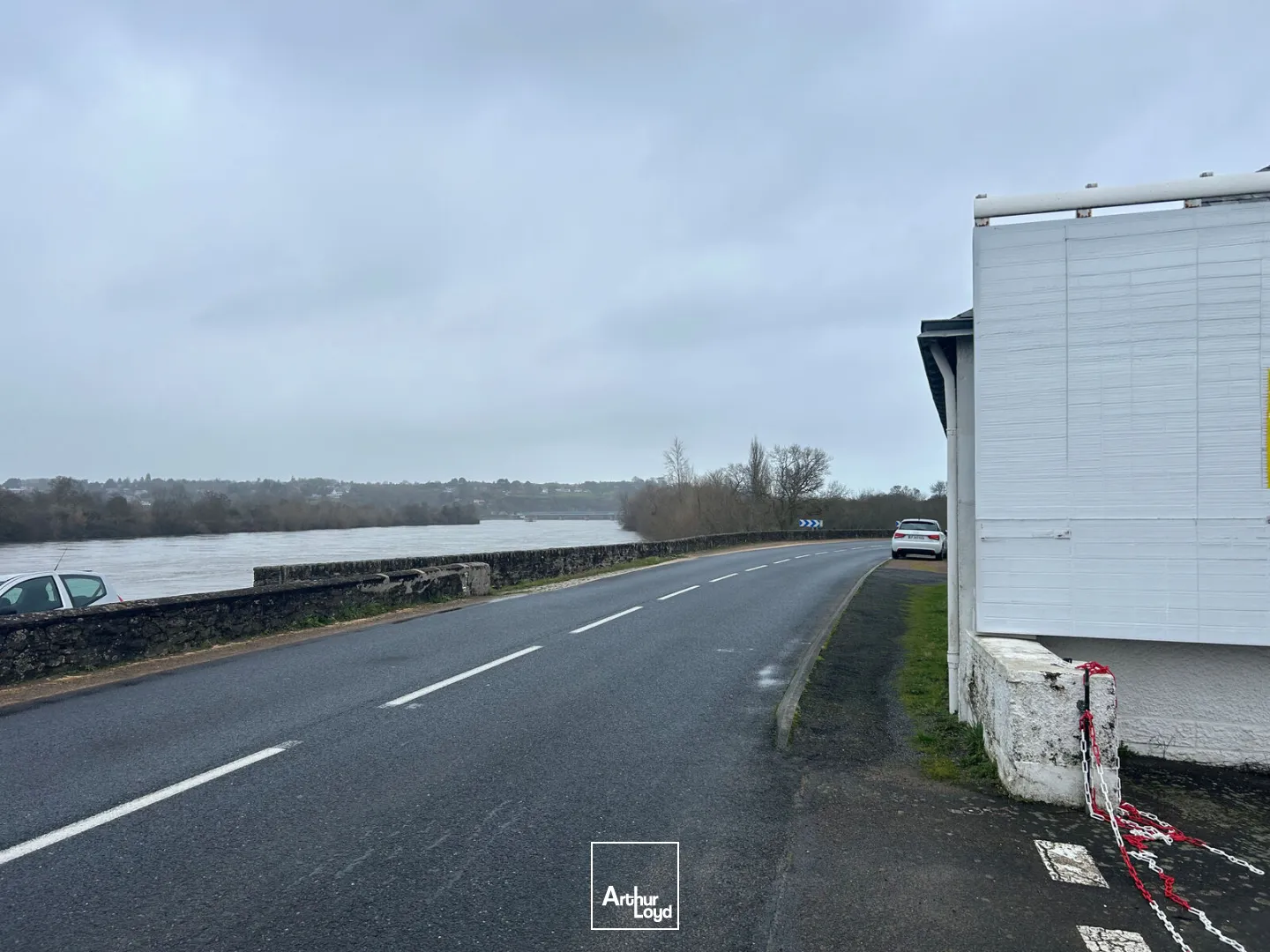 Locaux commerciaux - Location - DIVATTE SUR LOIRE - 44450 - 240-592 - 7670993