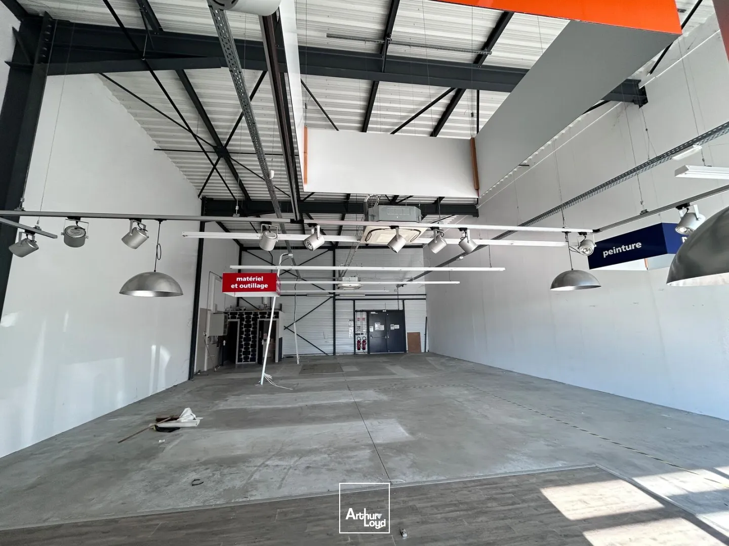 Locaux commerciaux - Location - VINZELLES - 71680 - 227-227 - 7671001