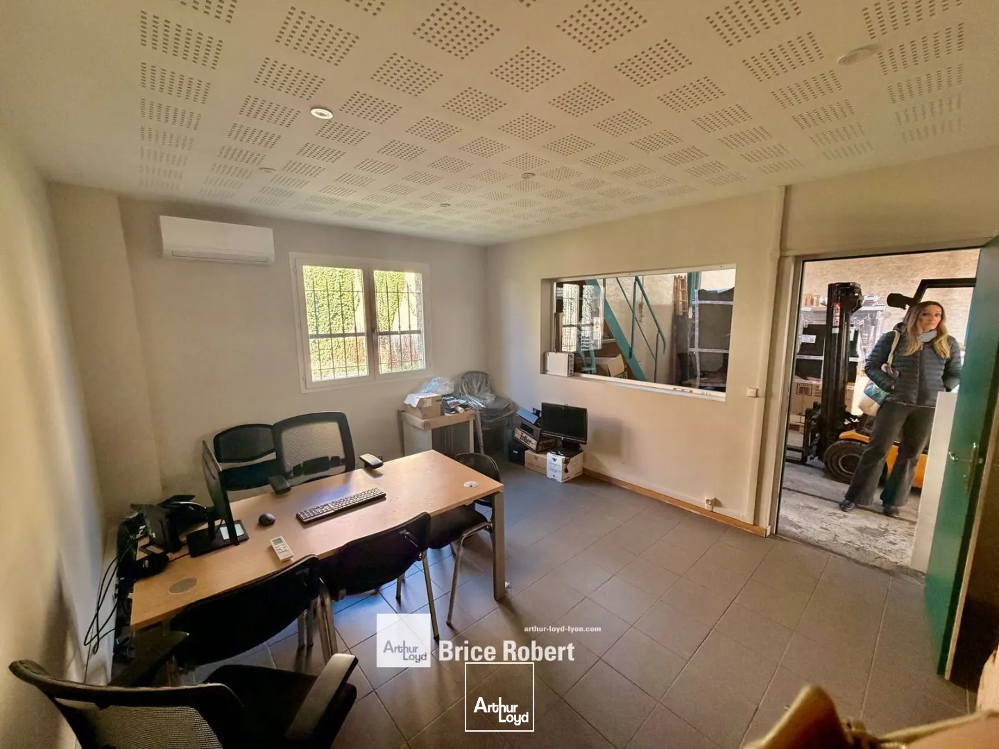 Locaux d'activité & Entrepôts - Location - DECINES CHARPIEU - 69150 - 372-372 - 7671397