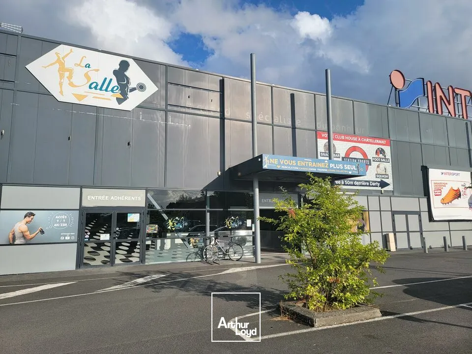 Locaux commerciaux - Location - CHÂTELLERAULT - 86100 - 794-794 - 7671551