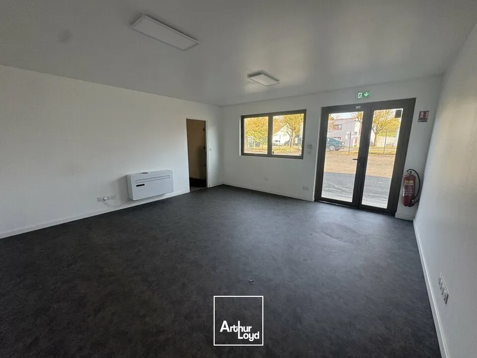 Locaux d'activité & Entrepôts - Location - MONTLOUIS SUR LOIRE - 37270 - 268-268 - 7671641