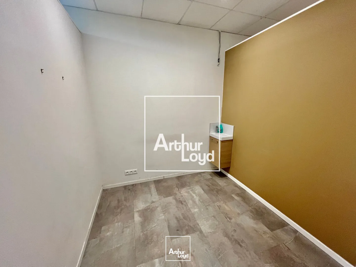 Locaux commerciaux - Location - JUVIGNAC - 34990 - 110-110 - 7671705