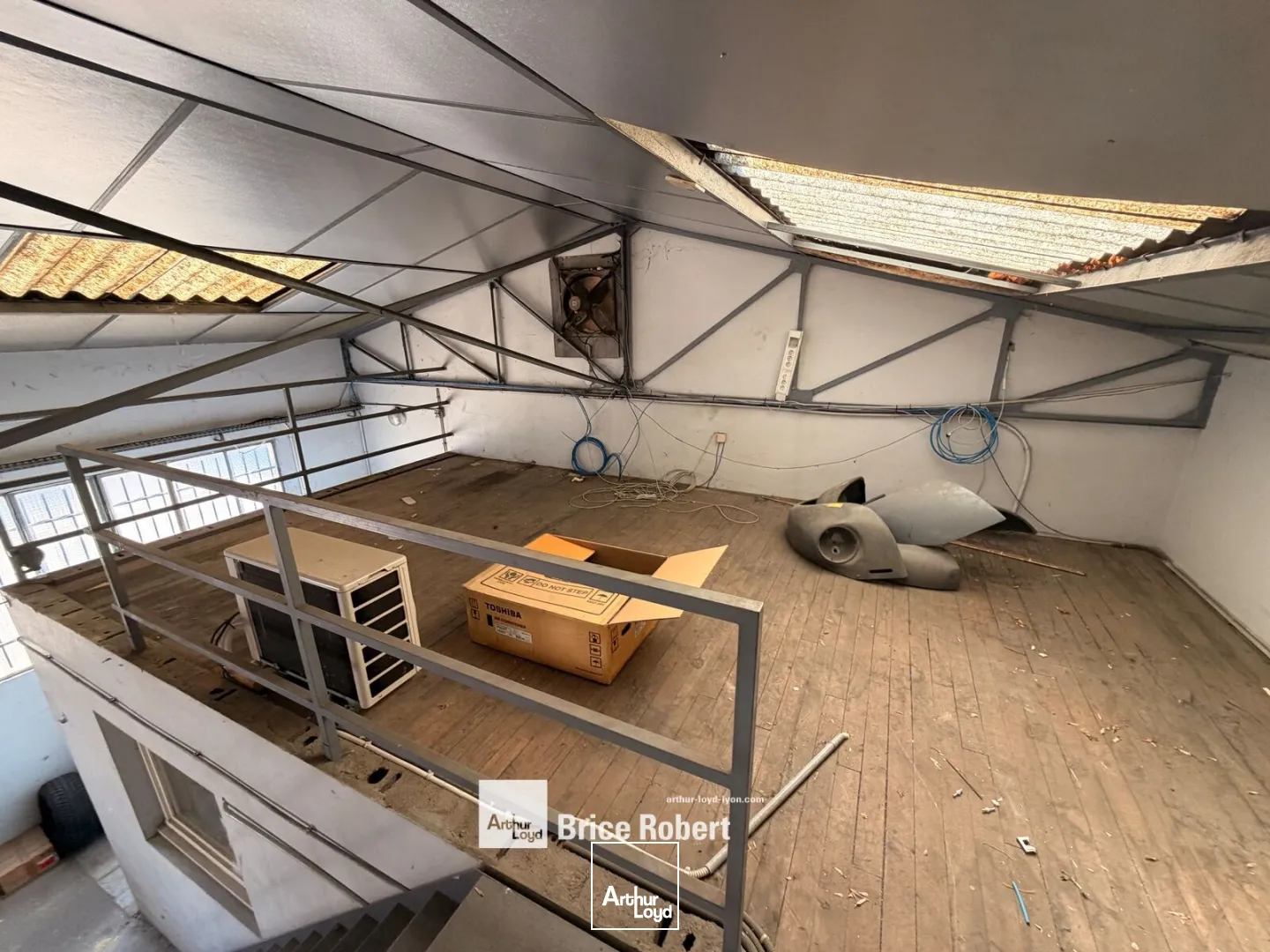 Locaux d'activité & Entrepôts - Location - DECINES CHARPIEU - 69150 - 206-206 - 7672215