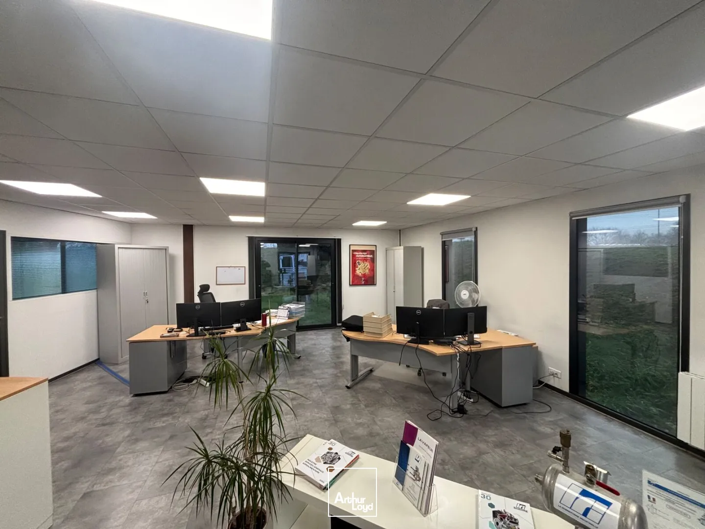 Locaux d'activité & Entrepôts - Location - REZE - 44400 - 240-240 - 7673595