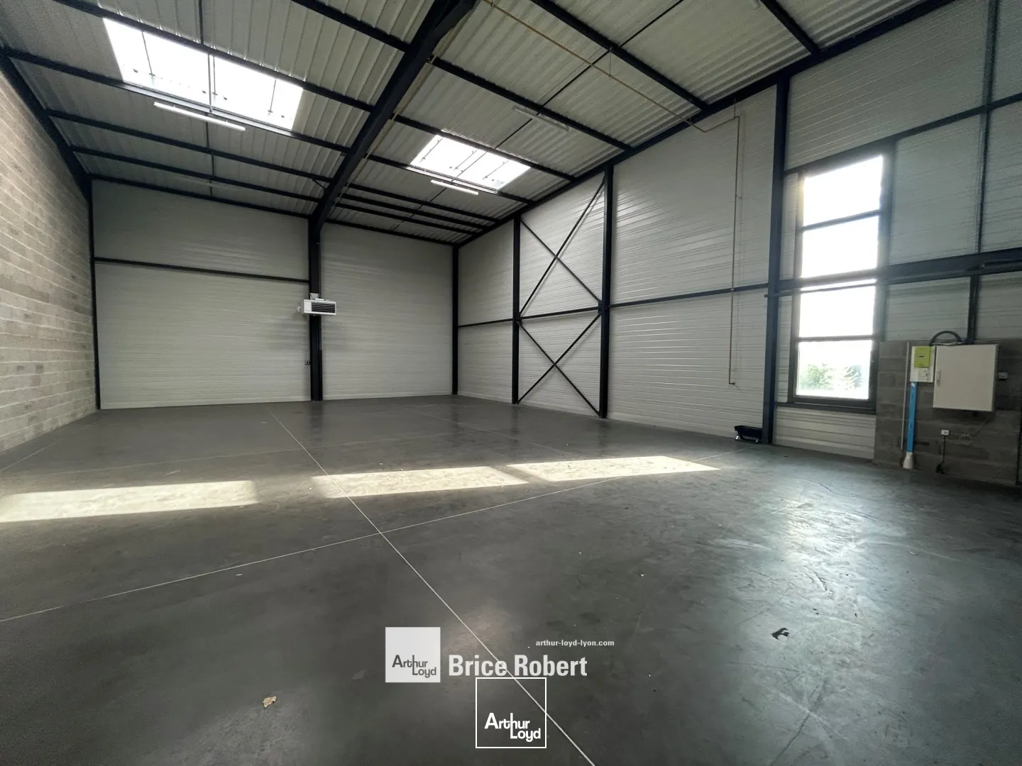 Locaux d'activité & Entrepôts - Location - SAINT PRIEST - 69800 - 330-330 - 7674242