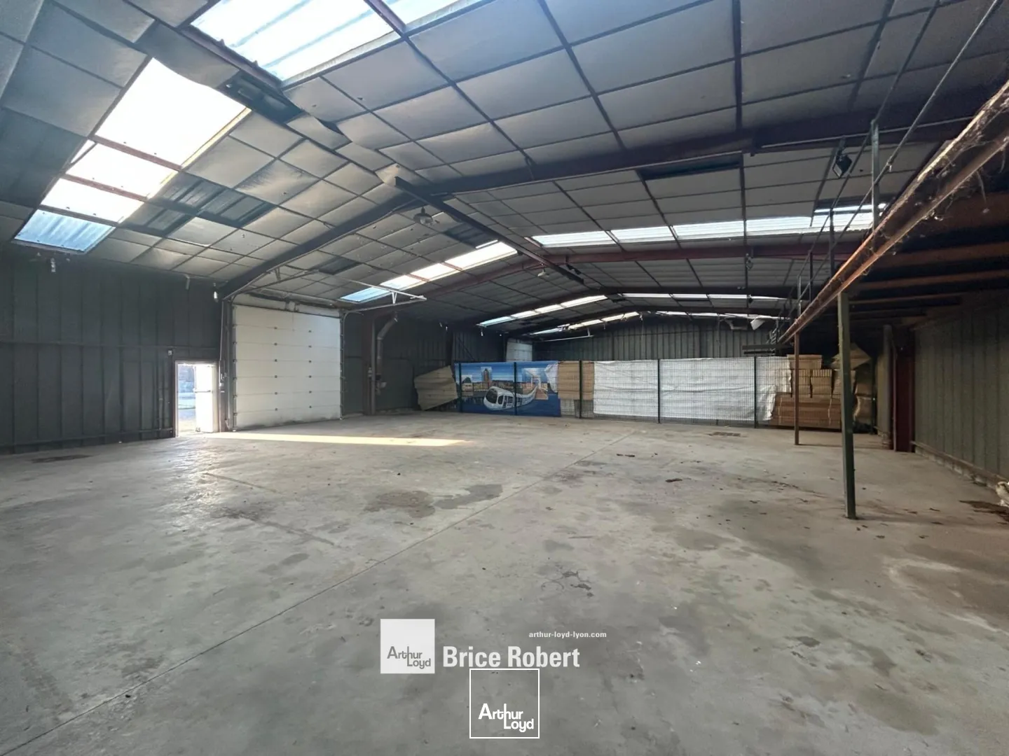 Locaux d'activité & Entrepôts - Location - RILLIEUX LA PAPE - 69140 - 450-450 - 7674256