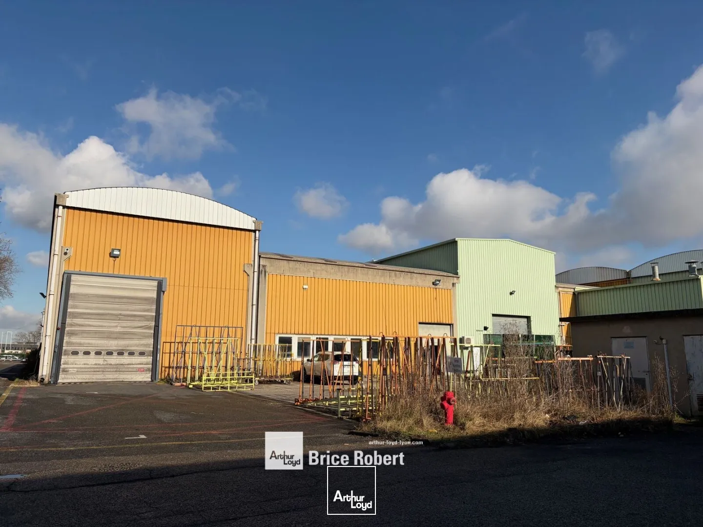 Locaux d'activité & Entrepôts - Vente - SAINT PRIEST - 69800 - 9232-9232 - 7674281