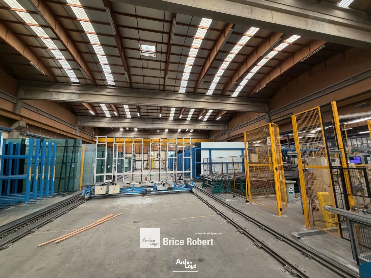 Locaux d'activité & Entrepôts - Vente - SAINT PRIEST - 69800 - 9232-9232 - 7674285