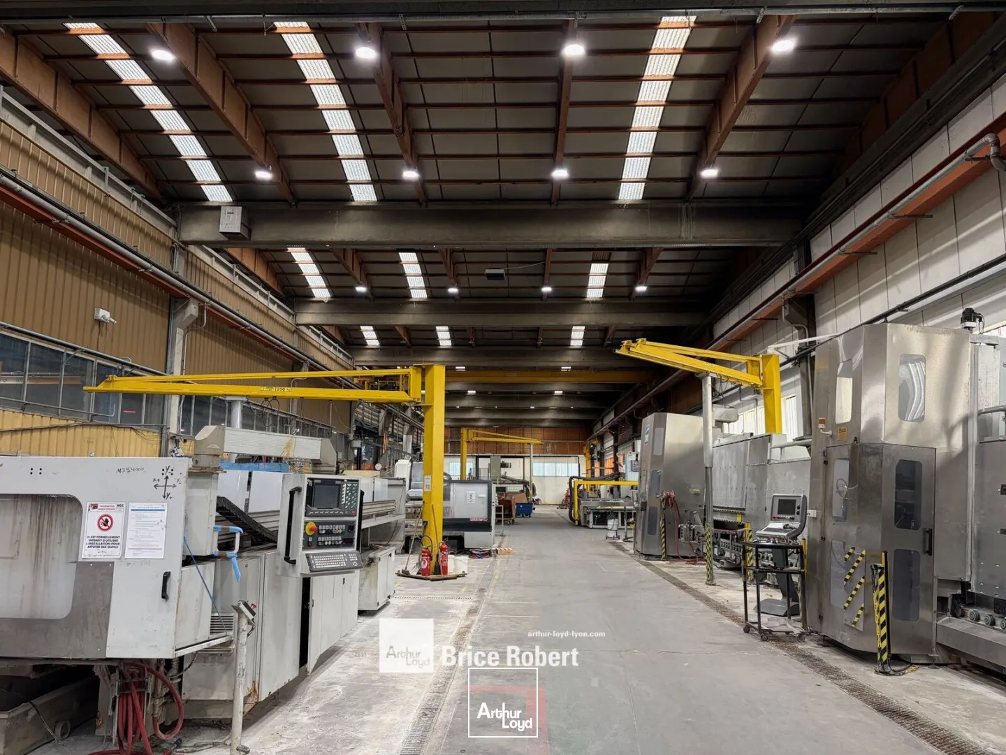 Locaux d'activité & Entrepôts - Vente - SAINT PRIEST - 69800 - 9232-9232 - 7674289