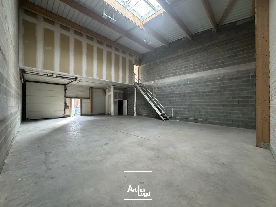 Locaux d'activité & Entrepôts - Location - LA VILLE AUX DAMES - 37700 - 200-200 - 7674489