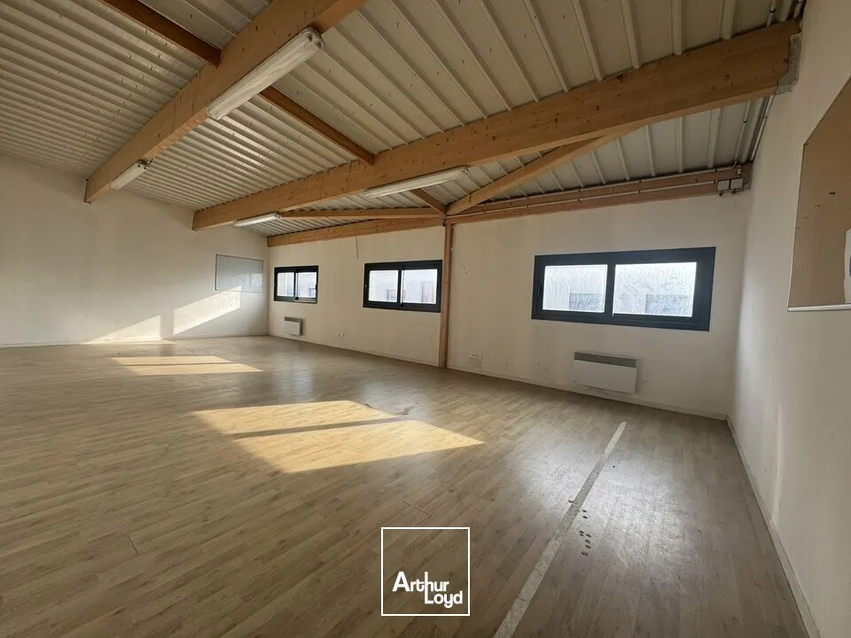 Locaux d'activité & Entrepôts - Location - LA VILLE AUX DAMES - 37700 - 200-200 - 7674490