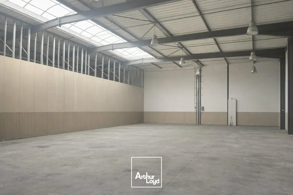 Locaux d'activité & Entrepôts - Vente - JOUÉ-LÈS-TOURS - 37300 - 850-850 - 7674506